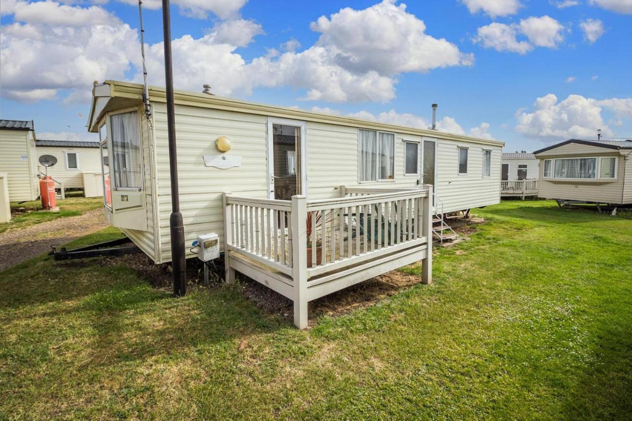 Hotel 6 Berth Caravan With Decking Nearby Heacham Beach In Norfolk Ref 21047A Exterior foto