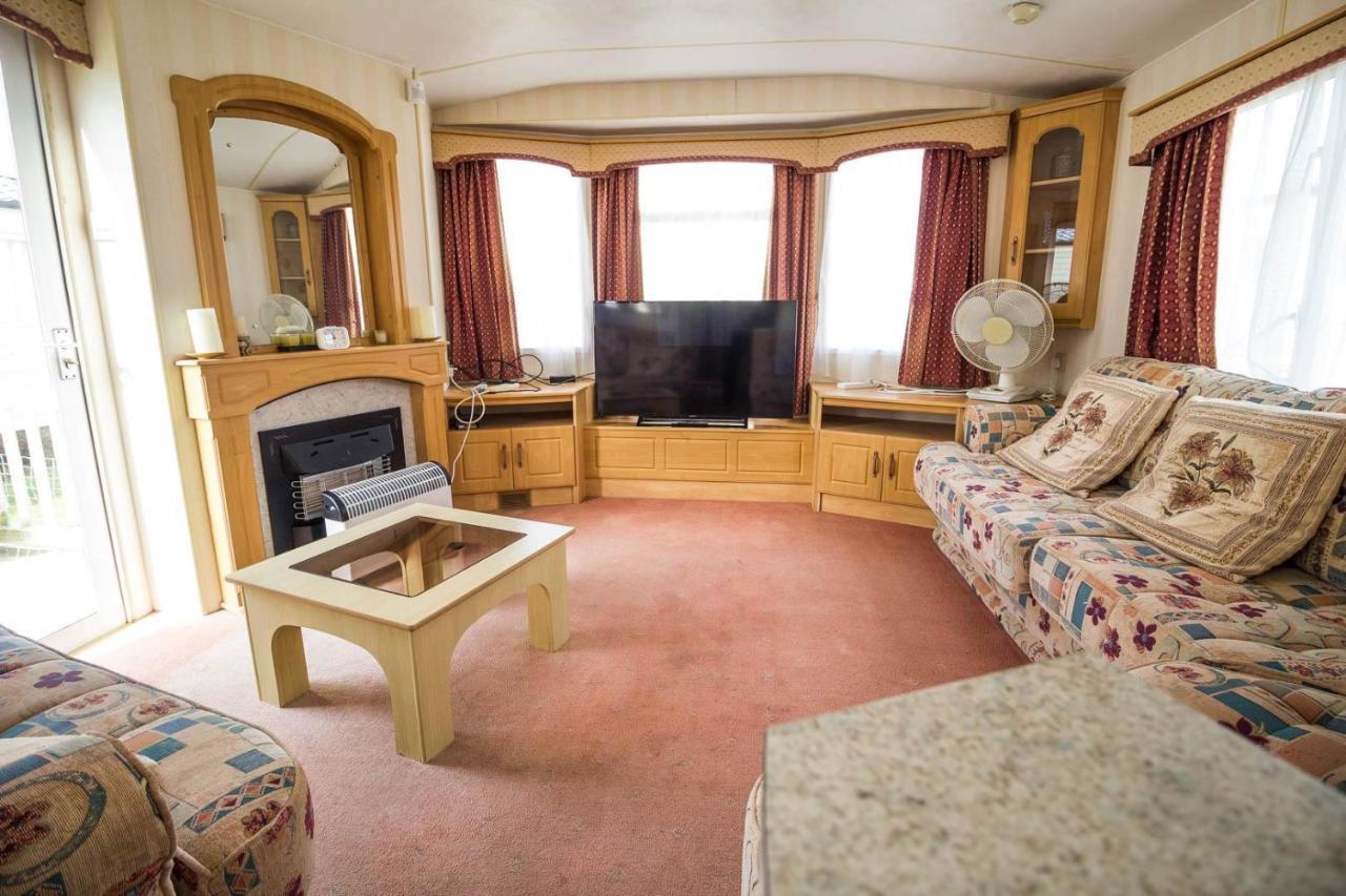 Hotel 6 Berth Caravan With Decking Nearby Heacham Beach In Norfolk Ref 21047A Exterior foto