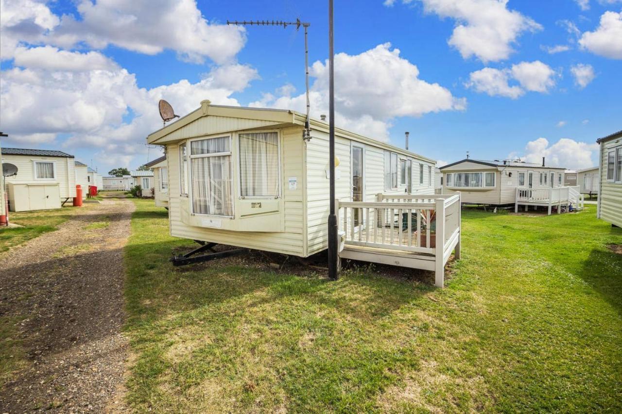 Hotel 6 Berth Caravan With Decking Nearby Heacham Beach In Norfolk Ref 21047A Exterior foto