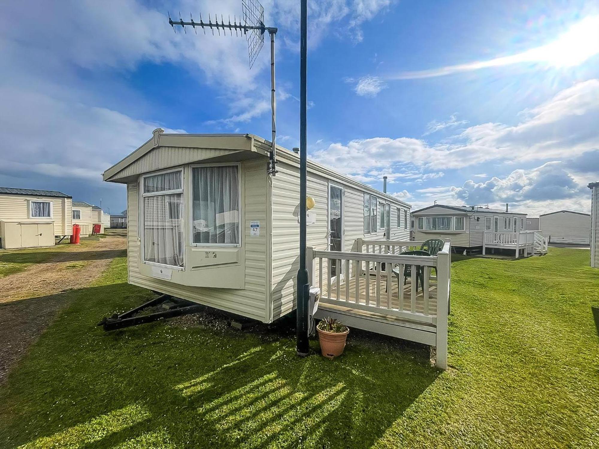 Hotel 6 Berth Caravan With Decking Nearby Heacham Beach In Norfolk Ref 21047A Exterior foto